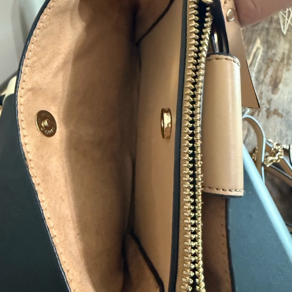 Steve Madden‎ Tan Woven Wristlet/ Crossbody Bag w/ Adjustable Strap Gold Accents - Picture 6 of 10